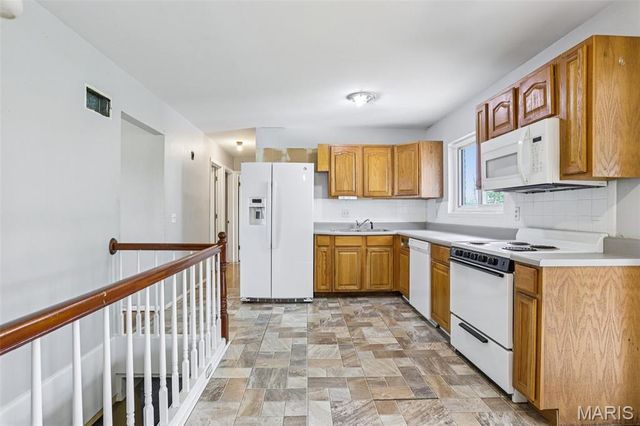 3219 Milissa Lane, St Louis, MO 63125
