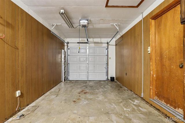 3219 Milissa Lane, St Louis, MO 63125