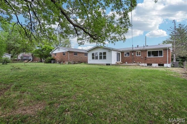 3219 Milissa Lane, St Louis, MO 63125