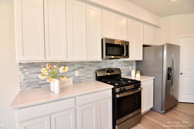 1104 Salt Springs Drive, Saline, MI 48176