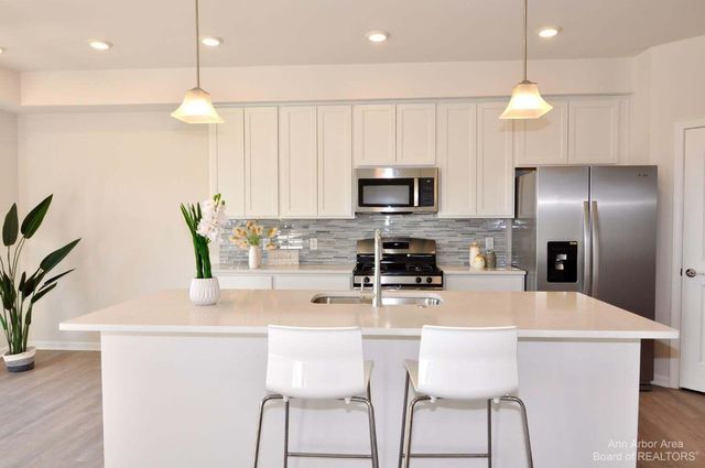 1104 Salt Springs Drive, Saline, MI 48176