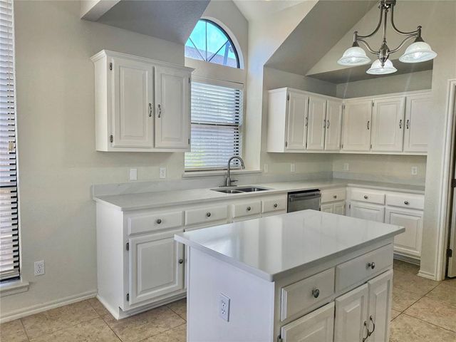 1913 Lois Lynn Lane, Edmond, OK 73003