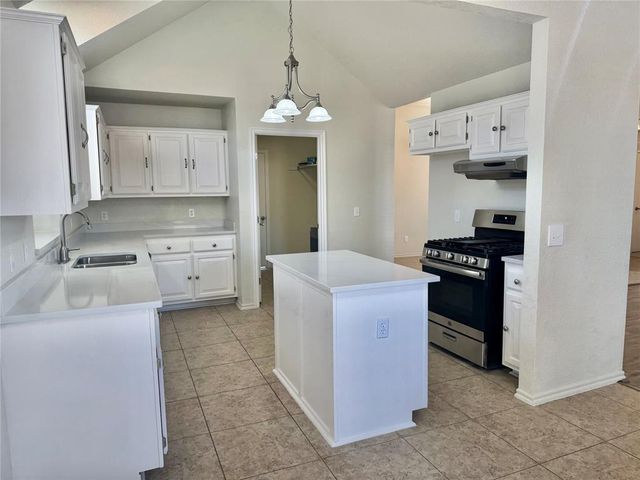 1913 Lois Lynn Lane, Edmond, OK 73003