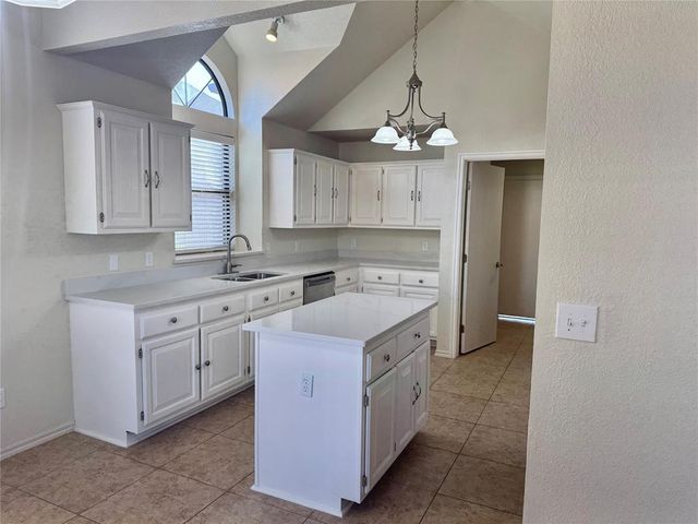 1913 Lois Lynn Lane, Edmond, OK 73003