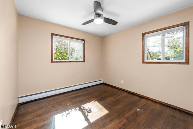 12 Mary Ann Rd, Jefferson Twp., NJ 07438