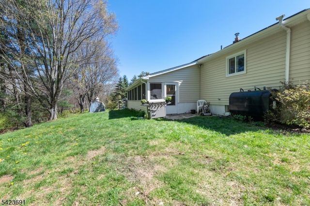 12 Mary Ann Rd, Jefferson Twp., NJ 07438