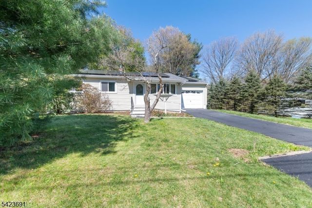 12 Mary Ann Rd, Jefferson Twp., NJ 07438