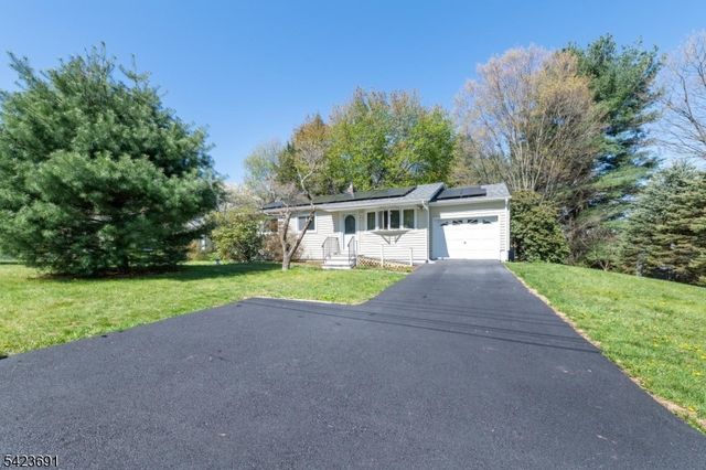 12 Mary Ann Rd, Jefferson Twp., NJ 07438