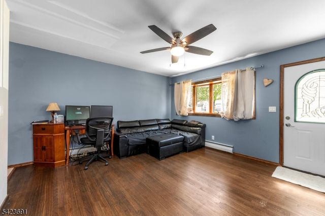 12 Mary Ann Rd, Jefferson Twp., NJ 07438