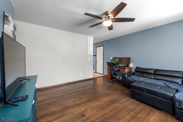 12 Mary Ann Rd, Jefferson Twp., NJ 07438