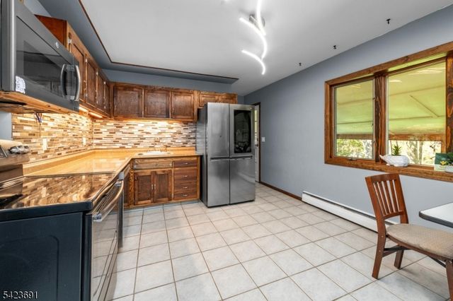 12 Mary Ann Rd, Jefferson Twp., NJ 07438