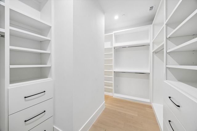 811 Woodstock, Bellaire, TX 77401