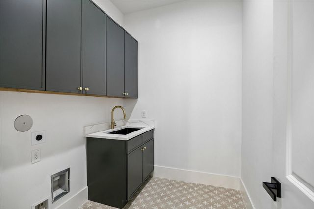 811 Woodstock, Bellaire, TX 77401