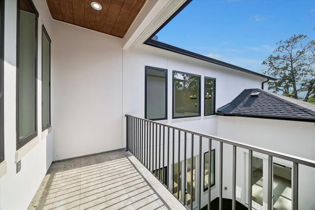 811 Woodstock, Bellaire, TX 77401