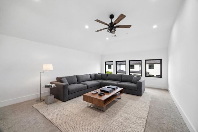 811 Woodstock, Bellaire, TX 77401