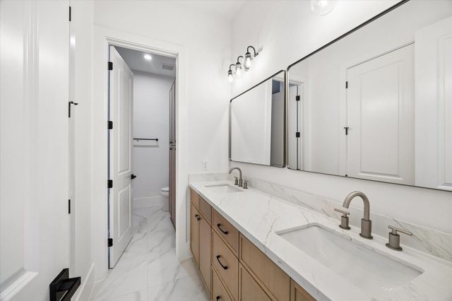 811 Woodstock, Bellaire, TX 77401