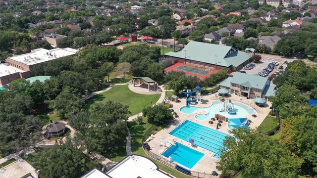 811 Woodstock, Bellaire, TX 77401