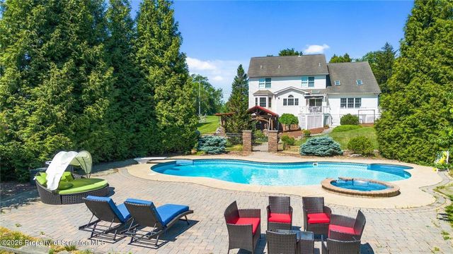 562 Country Club Road, Easton, PA 18045