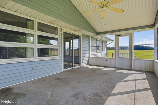 1213 S LAKE RD, Spring Grove, PA 17362