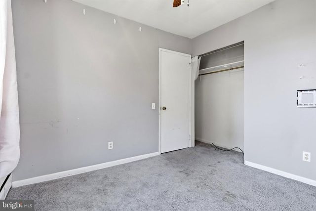 1213 S LAKE RD, Spring Grove, PA 17362