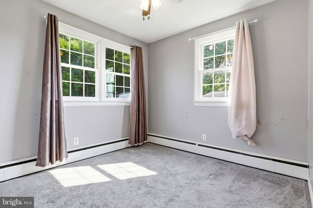 1213 S LAKE RD, Spring Grove, PA 17362