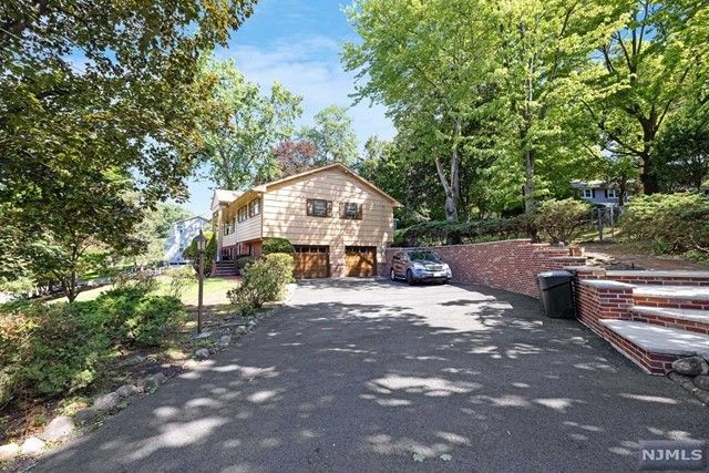 107 Hendrickson Street, Haworth, NJ 07641