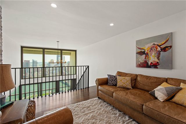 111 Grandview Ave 702, Mt Washington, PA 15211