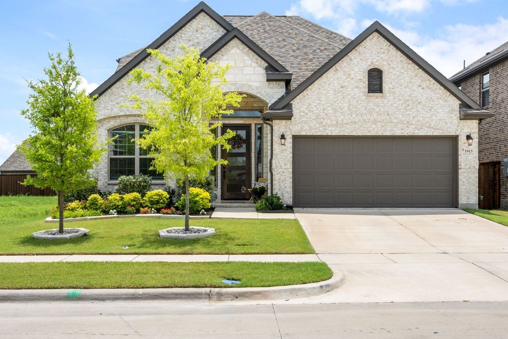 1913 Huron Drive, Forney, TX 75126
