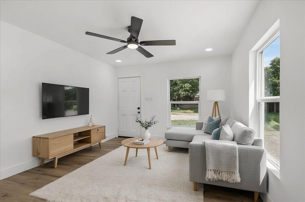 1808 Glenmore Avenue, Fort Worth, TX 76102