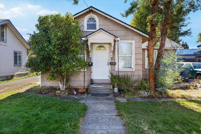 947 Murray Avenue, Medford, OR 97501