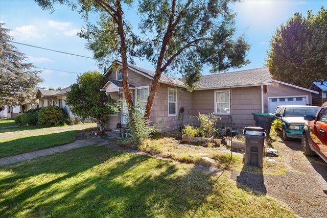 947 Murray Avenue, Medford, OR 97501