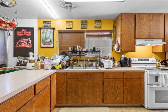 947 Murray Avenue, Medford, OR 97501