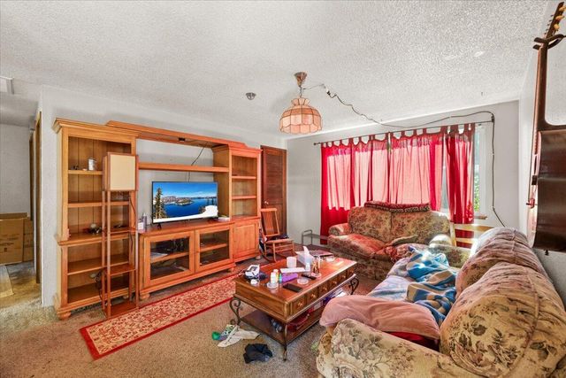 947 Murray Avenue, Medford, OR 97501