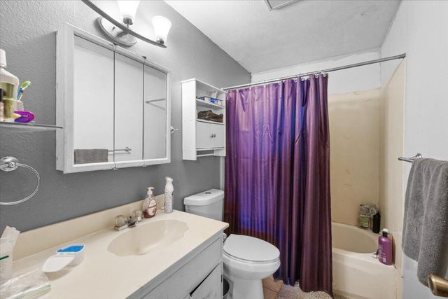 947 Murray Avenue, Medford, OR 97501