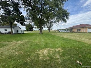 4 Belleair Vacant Street, Roseville, MI 48066