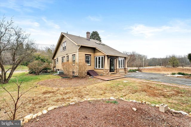 1360 EDINBURG RD, West Windsor, NJ 08550