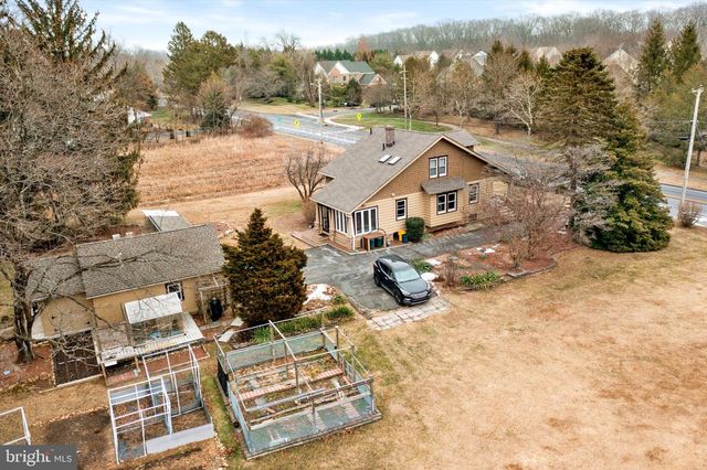 1360 EDINBURG RD, West Windsor, NJ 08550