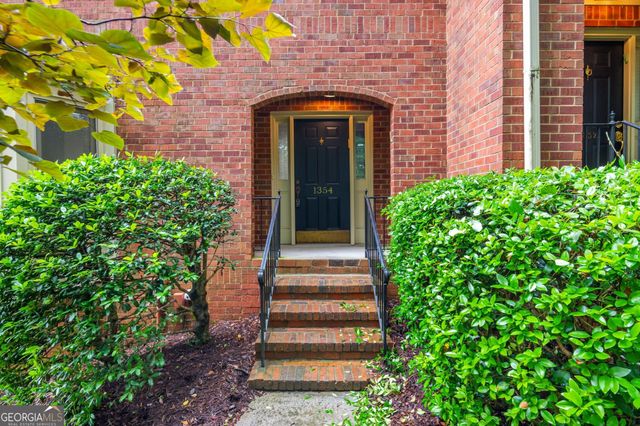 1354 Sheffield Glen Way NE, Atlanta, GA 30329