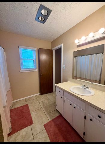 11 Dana, Lumberton, TX 77657