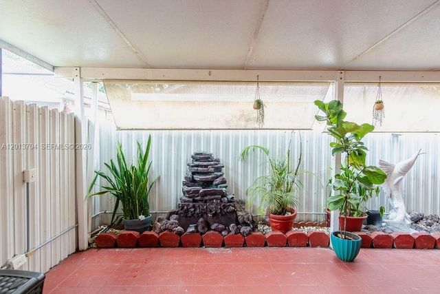 7411 W 33rd Ave, Hialeah, FL 33018