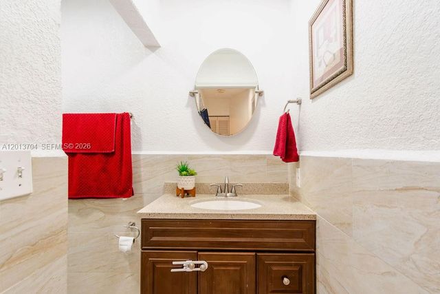 7411 W 33rd Ave, Hialeah, FL 33018
