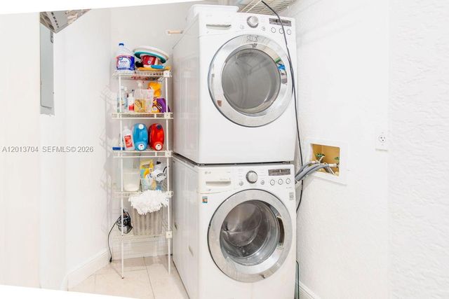 7411 W 33rd Ave, Hialeah, FL 33018