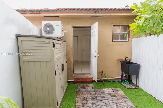 7411 W 33rd Ave, Hialeah, FL 33018