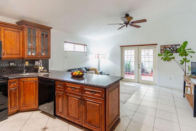 7411 W 33rd Ave, Hialeah, FL 33018