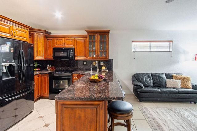 7411 W 33rd Ave, Hialeah, FL 33018