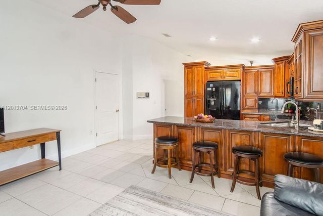 7411 W 33rd Ave, Hialeah, FL 33018