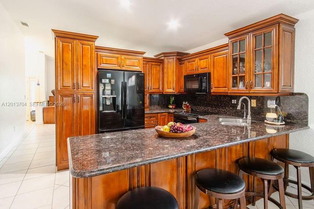 7411 W 33rd Ave, Hialeah, FL 33018