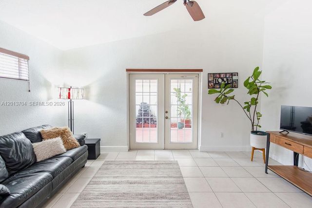 7411 W 33rd Ave, Hialeah, FL 33018