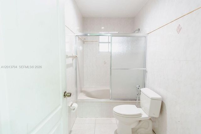 7411 W 33rd Ave, Hialeah, FL 33018
