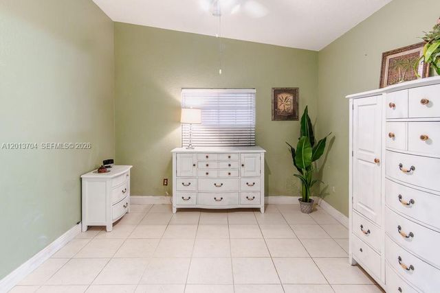 7411 W 33rd Ave, Hialeah, FL 33018